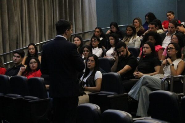 Estudantes de Direito conhecem de perto os bastidores do Ministério Público Federal no Maranhão!
